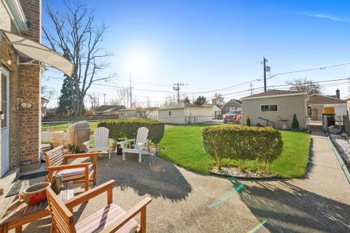 2738 Oak Park Ave, Forest View IL 60402-2535 exterior