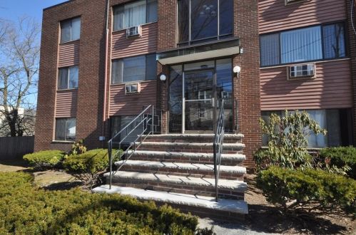 9 Ryder St, Arlington MA 02476-4209 exterior