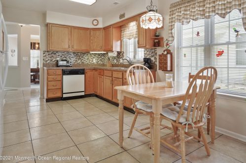 11 Manchester Ct, Jackson Twp NJ 08527-3972 exterior