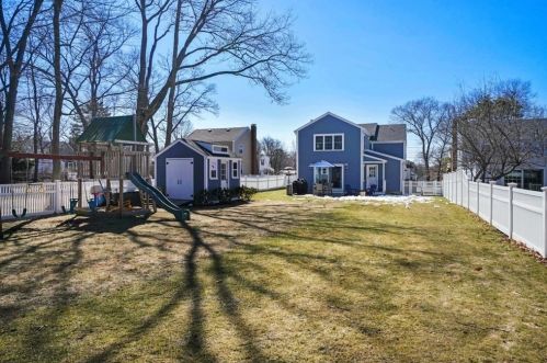 58 Taylor Ave, Dedham MA 02026-5104 exterior