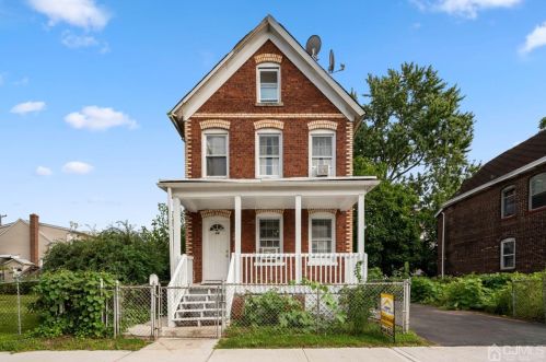 34 Emerson St, Carteret, NJ 07008-2522