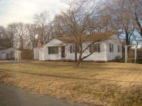 36 Barberry Dr, Seekonk, MA 02771-4612