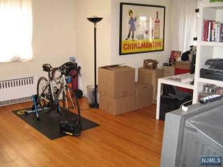 1108 Inwood Ter, West Fort Lee NJ  07024-1625 exterior