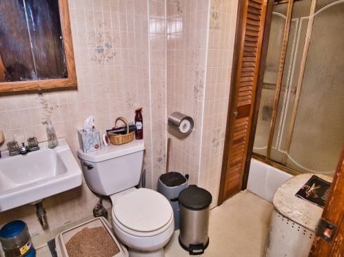 33 Morton St, Fall River MA 02720-2860 exterior