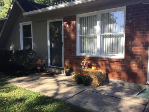 4502 Haney Way, Louisville, KY 40272-4208