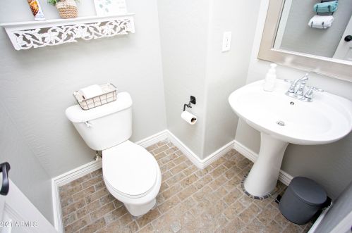 35318 31st Dr, Phoenix AZ  85086-2127 exterior