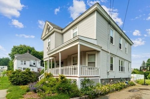 6 Lyndale Ave, Methuen, MA 01844-1423