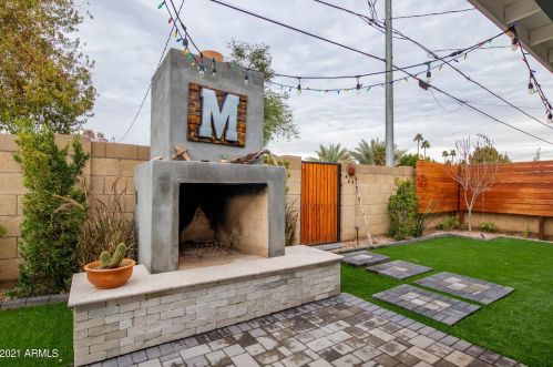 2126 Cambridge Ave, Phoenix AZ 85007-1111 exterior