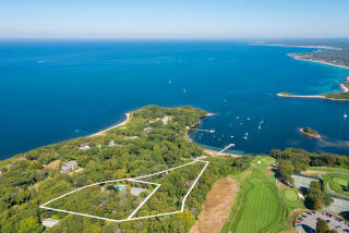 109 Gansett Rd, Falmouth MA  02543-1211 exterior