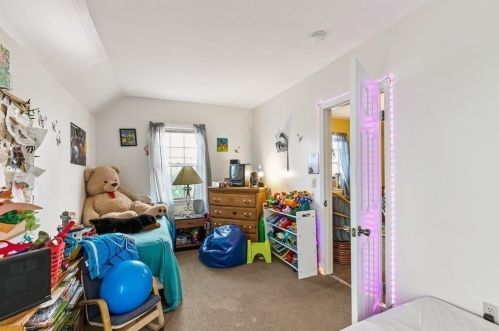 145 Church St, New Bedford MA 02745-5023 exterior