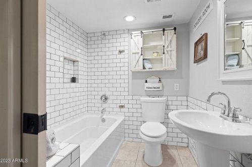 18819 30th St, Phoenix AZ  85050-3411 exterior