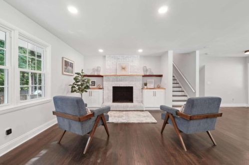 2022 Deren Way, Atlanta GA  30345-3710 exterior