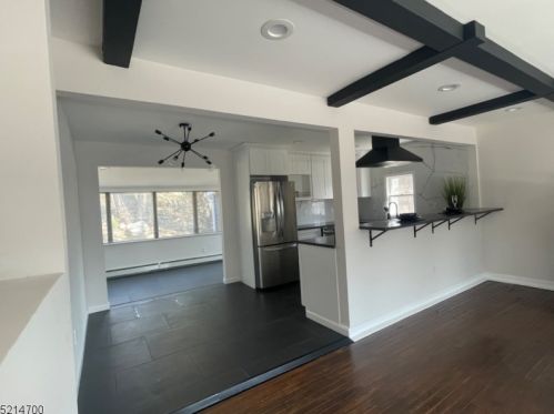 46 Edgewood Rd, Skyline Lakes NJ 07456-1911 exterior