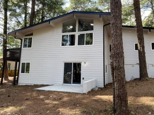 2071 Deborah Dr, Atlanta GA 30345-3917 exterior