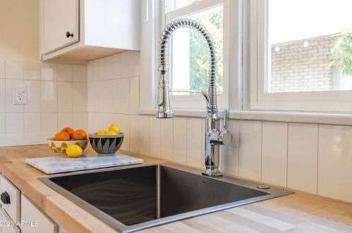 905 Coronado Rd, Phoenix AZ 85008-3931 exterior