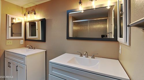 4040 Bloomfield Rd, Phoenix AZ 85029-2953 exterior