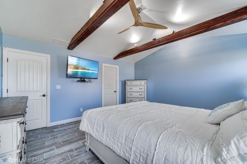 7 Shakespeare Dr, Valpo IN 46383-4129 exterior