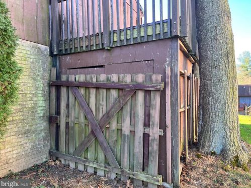 5429 Wolf River Ln, Columbia MD 21045-2258 exterior