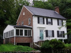620 Grove St, Newton, MA 02462-1317