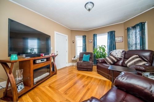 1029 Plymouth Ave, Fall River MA 02721-1939 exterior