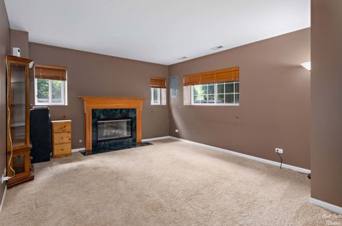 1251 Driftwood Ln, Pingree Grove IL 60140-2062 exterior