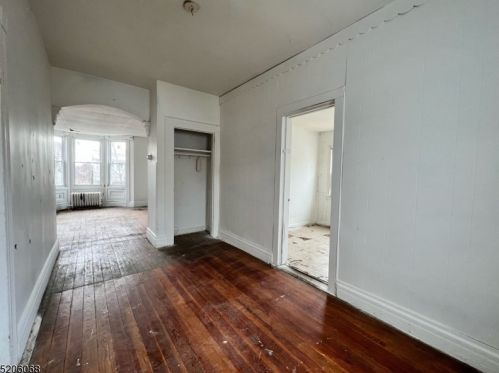 40 Van Rensselear St, Belleville NJ  07109-2911 exterior