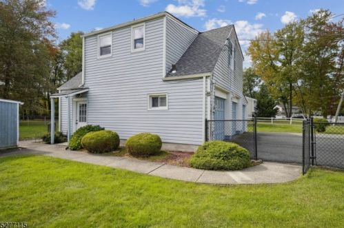 10 Ridgedale Ave, East Hanover NJ  07936-1634 exterior