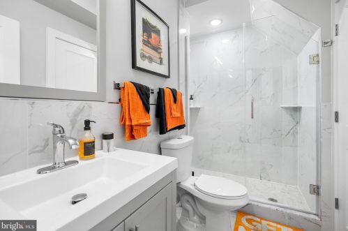 1924 6th St, Philadelphia PA 19122-2104 exterior