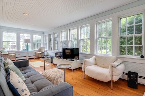 75 Main St, Chatham MA 02633-2419 exterior