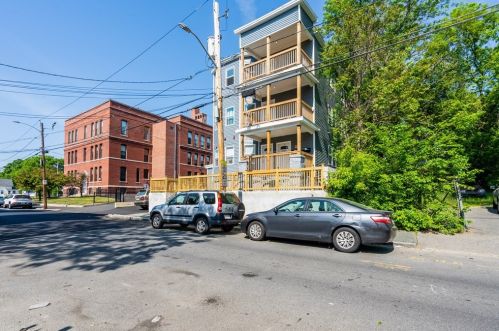 125 Walnut St, Lawrence MA  01841-2430 exterior