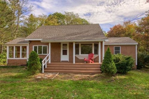 127 Root Rd, Barre MA  01005-8868 exterior