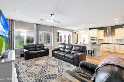 1665 Blaylock Dr, Phoenix AZ 85085-6324 exterior