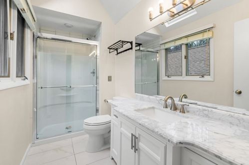 6 Skylar Dr, Southborough MA 01772-1745 exterior