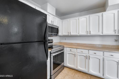 1944 Behrend Dr, Phoenix AZ 85027-3834 exterior