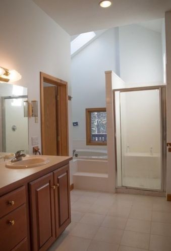 61 Vly Rd, Amherst MA 01002-9717 exterior