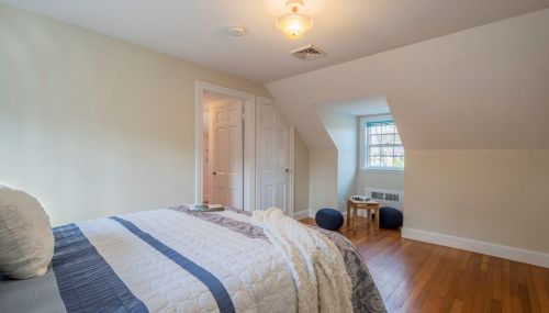 544 Quinobequin Rd, Newton MA 02468-2129 exterior