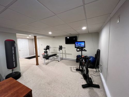 1 Eric Rd, Norfolk MA 02056-1914 exterior