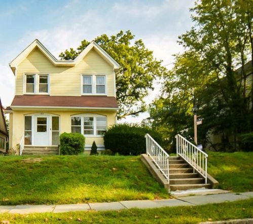 52 Rossmore Pl, Belleville, NJ 07109-2614