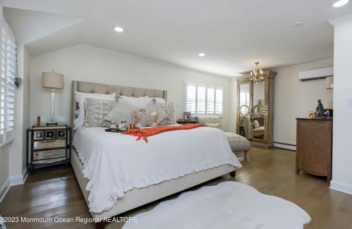 900 Roseld Ave, Tinton Falls NJ  07712-4154 exterior