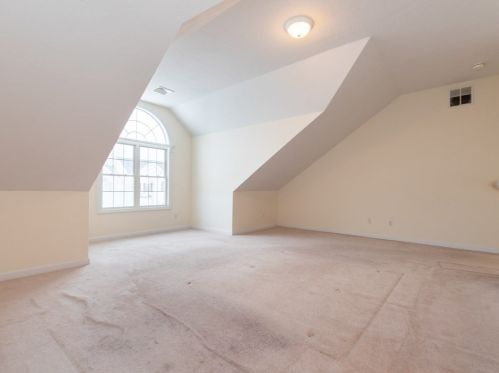 20 Saffron Dr, Worcester MA 01605-4024 exterior