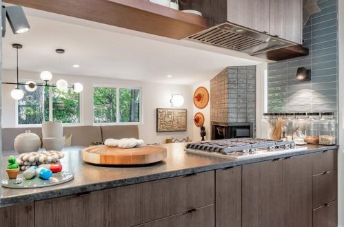 1506 Brook Valley Ln, Atlanta GA  30324-3212 exterior