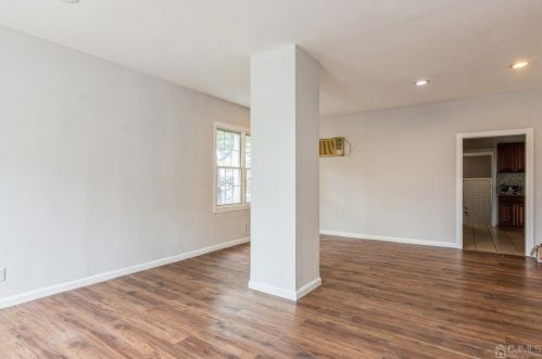 6 Railroad Ave, Carteret NJ 07008 exterior