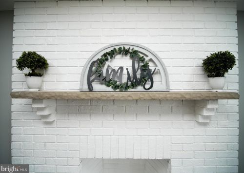 145 Crown Point Rd, West Deptford NJ  08093-1131 exterior