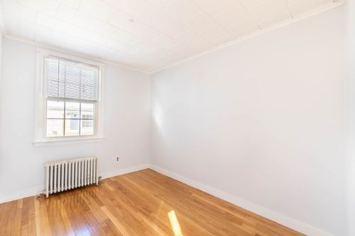 3 Hillsboro St, Quincy MA 02169-8913 exterior