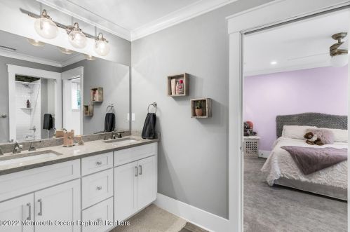 61 Winding Way, Little Silver NJ 07739-1720 exterior