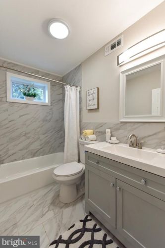 201 Maple Ave, West Deptford NJ  08093-1204 exterior