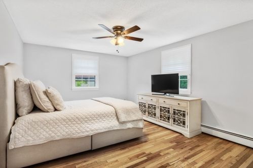 18 Pennacook St, Norfolk MA  02056-1117 exterior