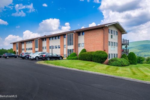 189 Stratton Rd, Williamstown MA  01267-2961 exterior