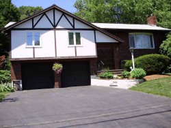 100 Esty Farm Rd, Newton, MA 02459-3642