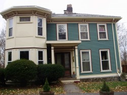 131 Newtonville Ave, Newton, MA 02458-1851